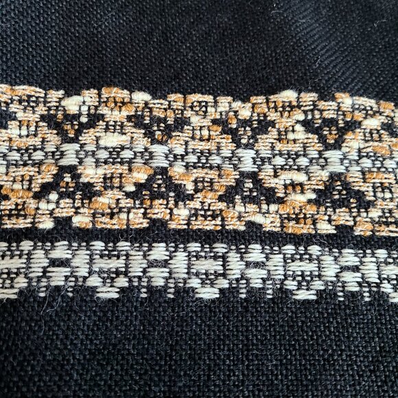 Vintage Arola triangle shape 100% wool black shawl. Made in Finland. - Picture 9 of 9